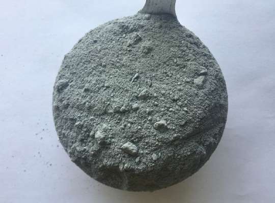添加白炭黑的耐火基料